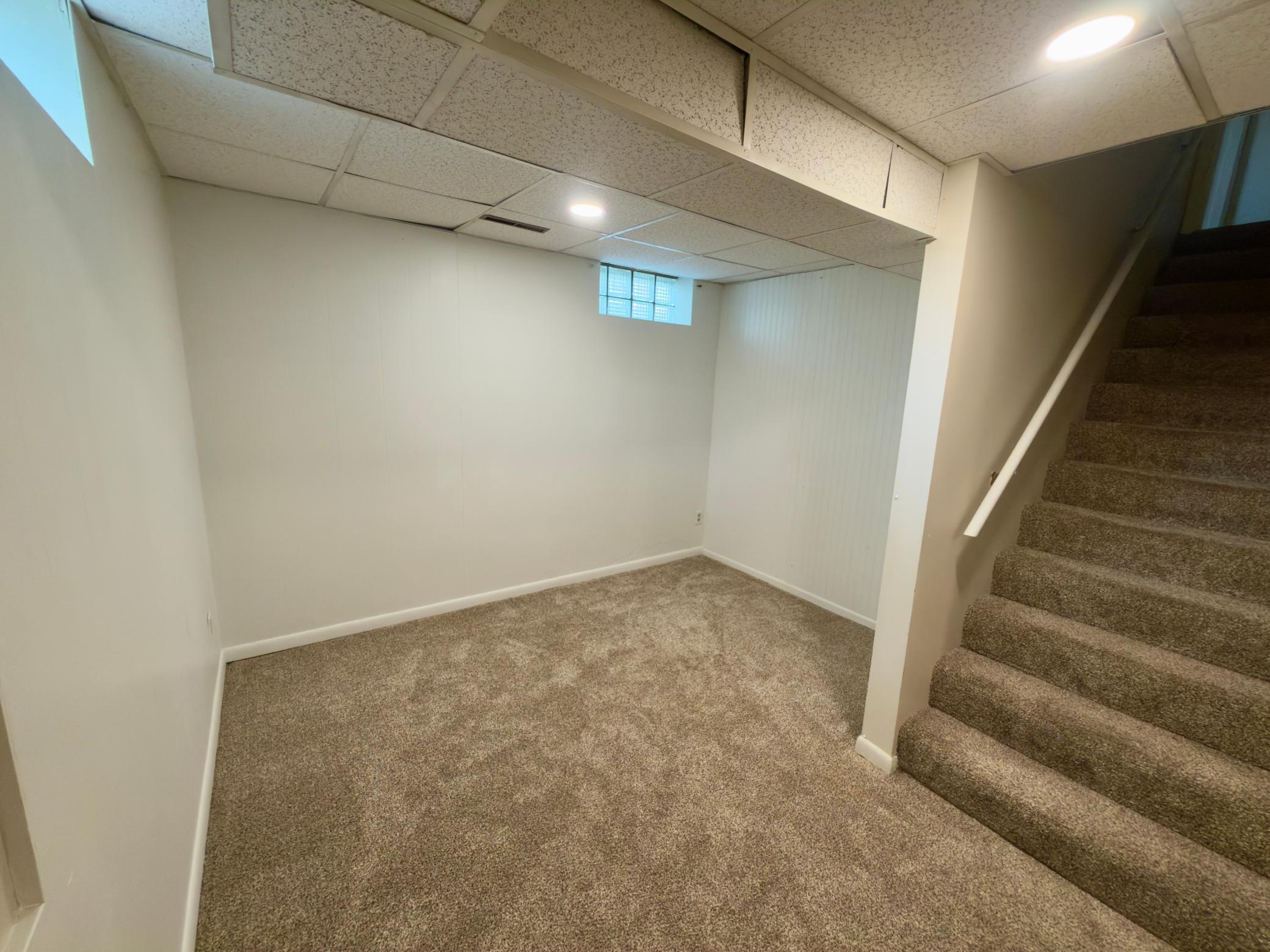 243 Winifred Street E Property Photo 20