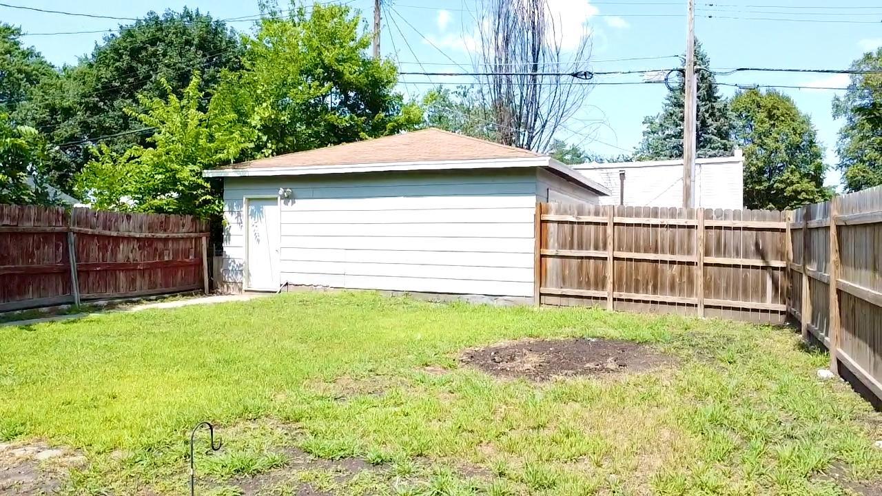 243 Winifred Street E Property Photo 30