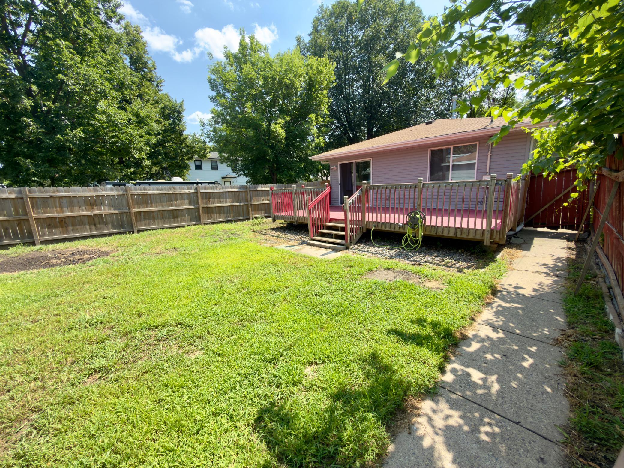 243 Winifred Street E Property Photo 32