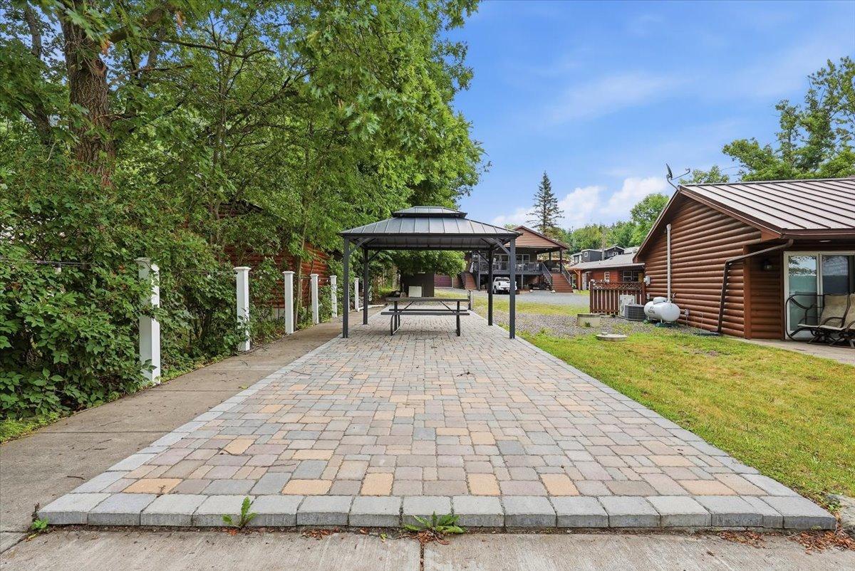 2375 109th Street Property Photo 1