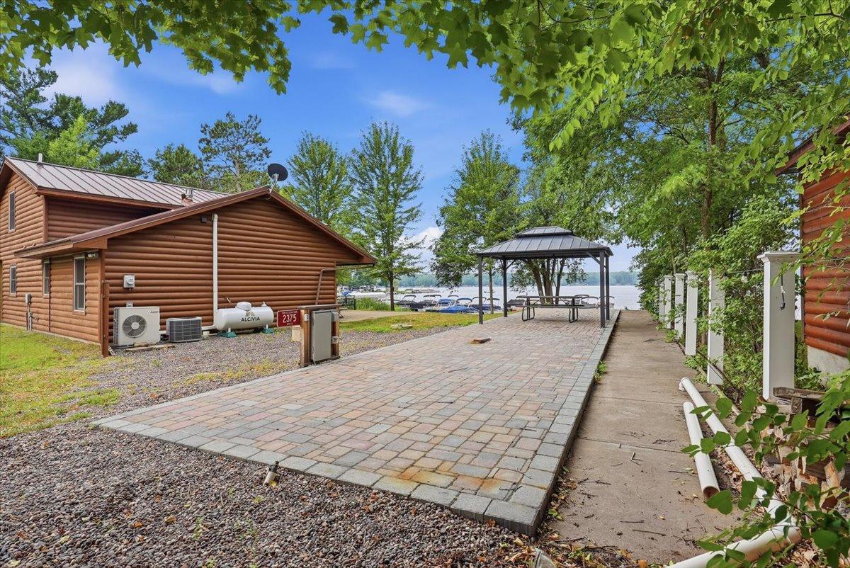 2375 109th Street Property Photo 4