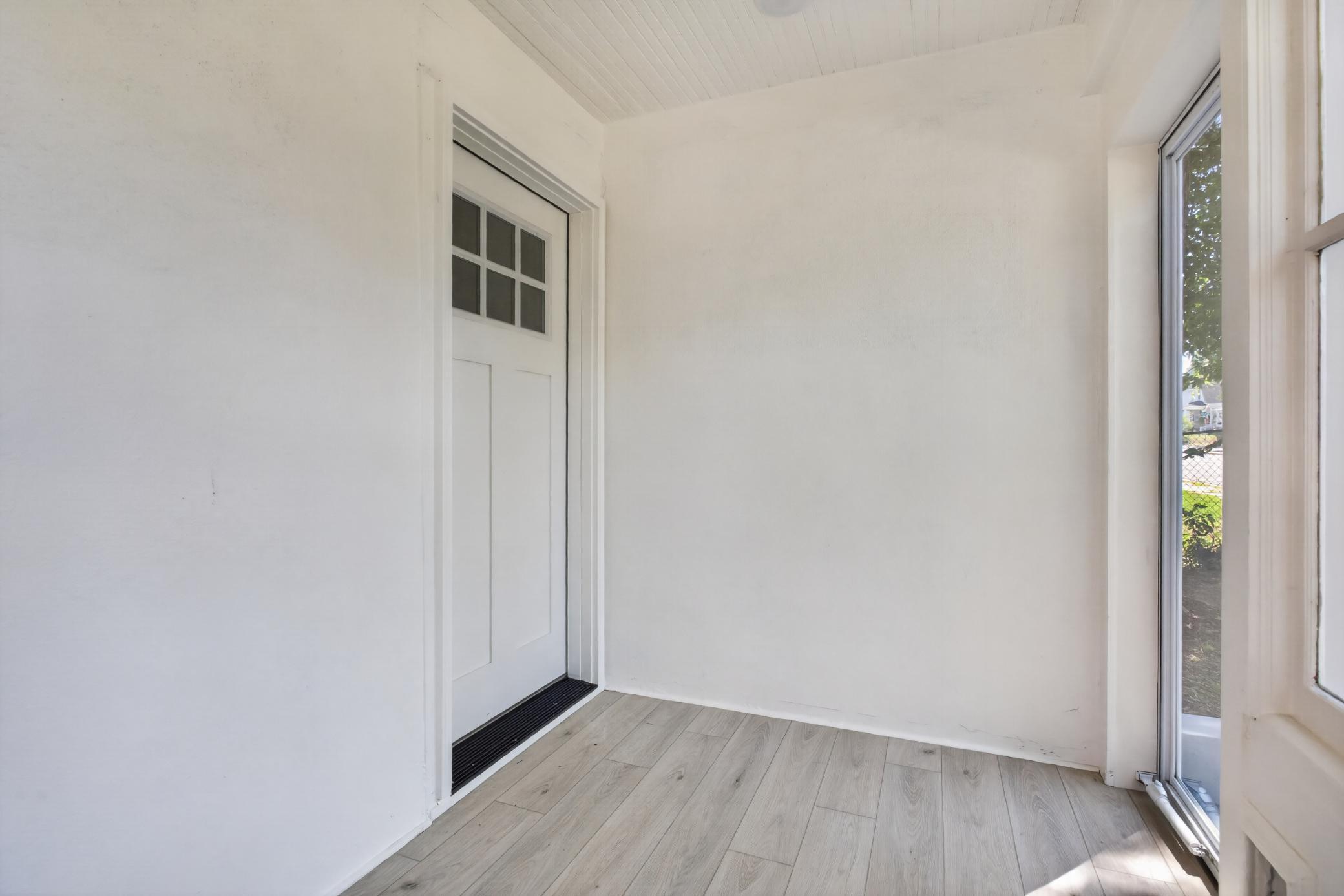 3722 Fremont Avenue N Property Photo 5