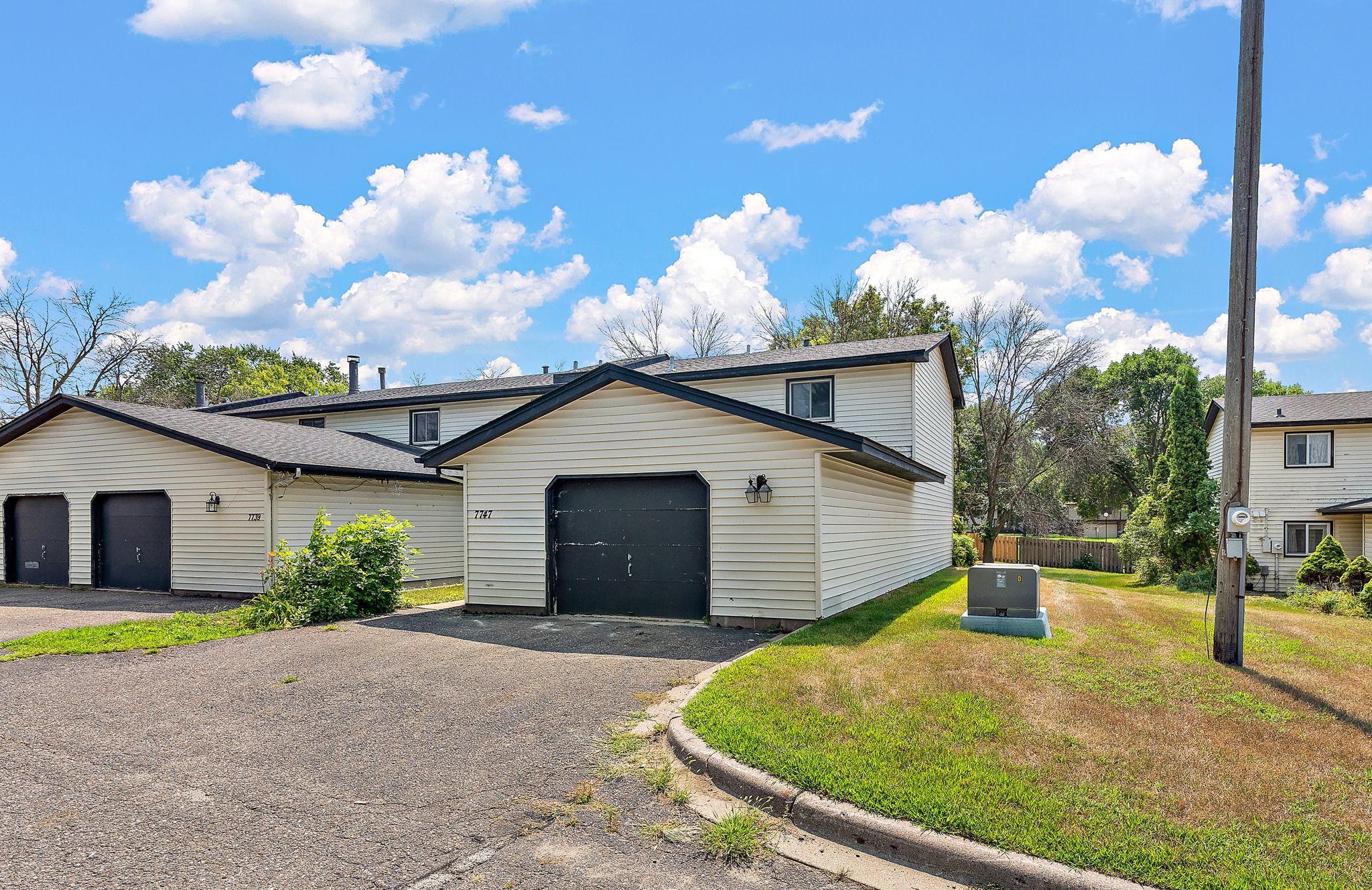 7747 89th Avenue N Property Photo 4