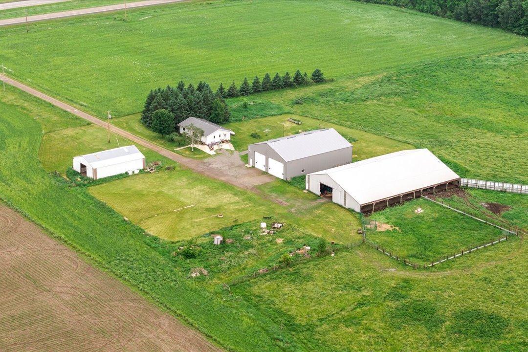 20274 US Highway 169 Property Photo 1