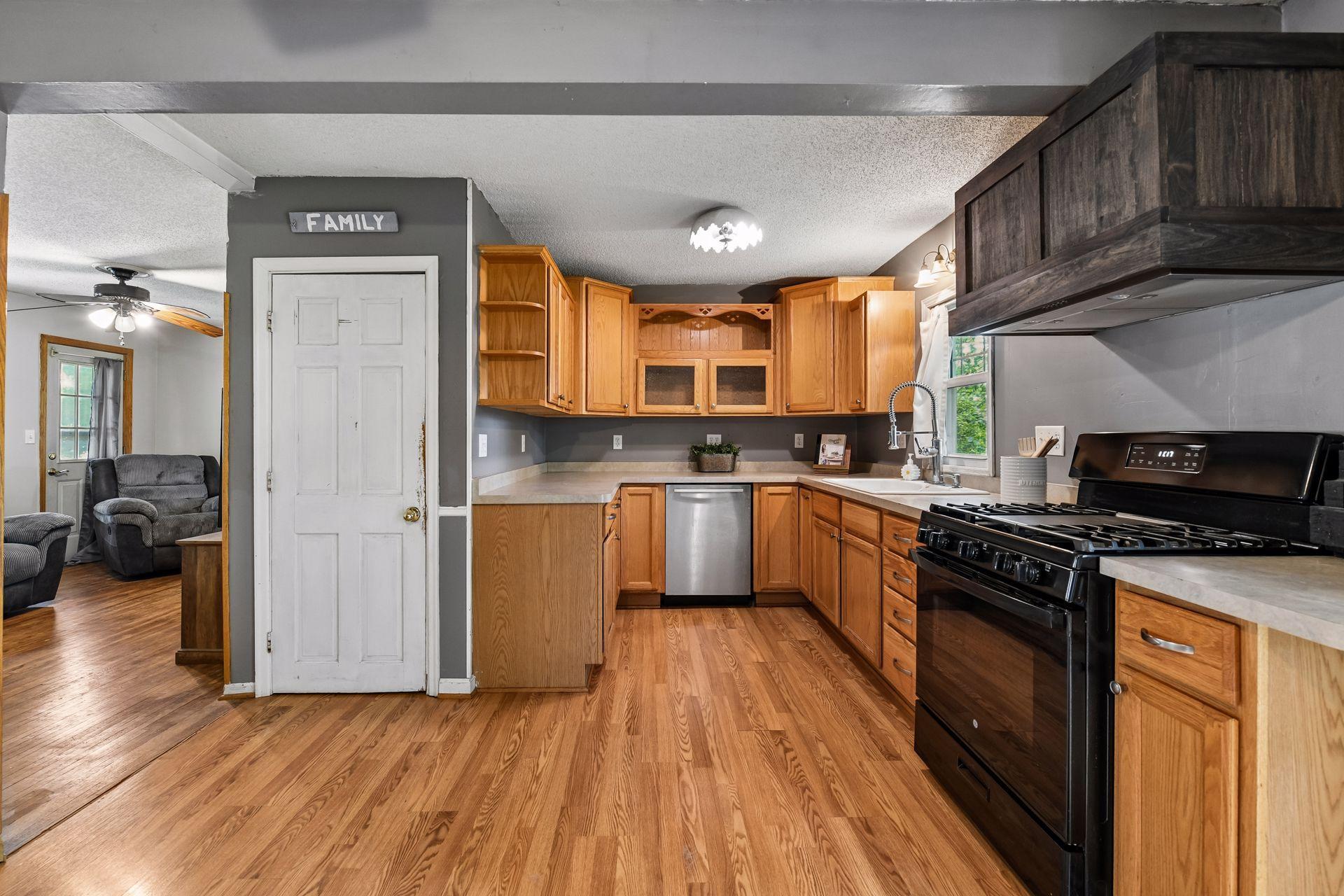107 5th Street Sw Property Photo 5