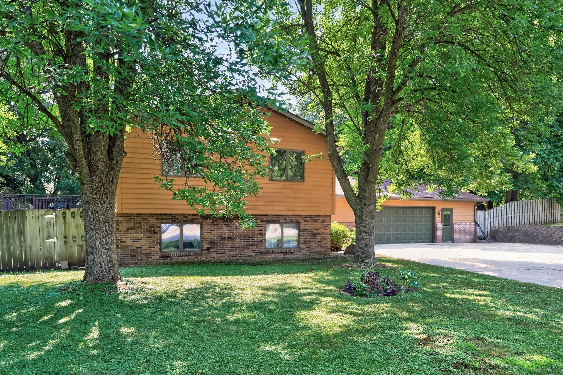 1810 Cedar Place Property Photo 2