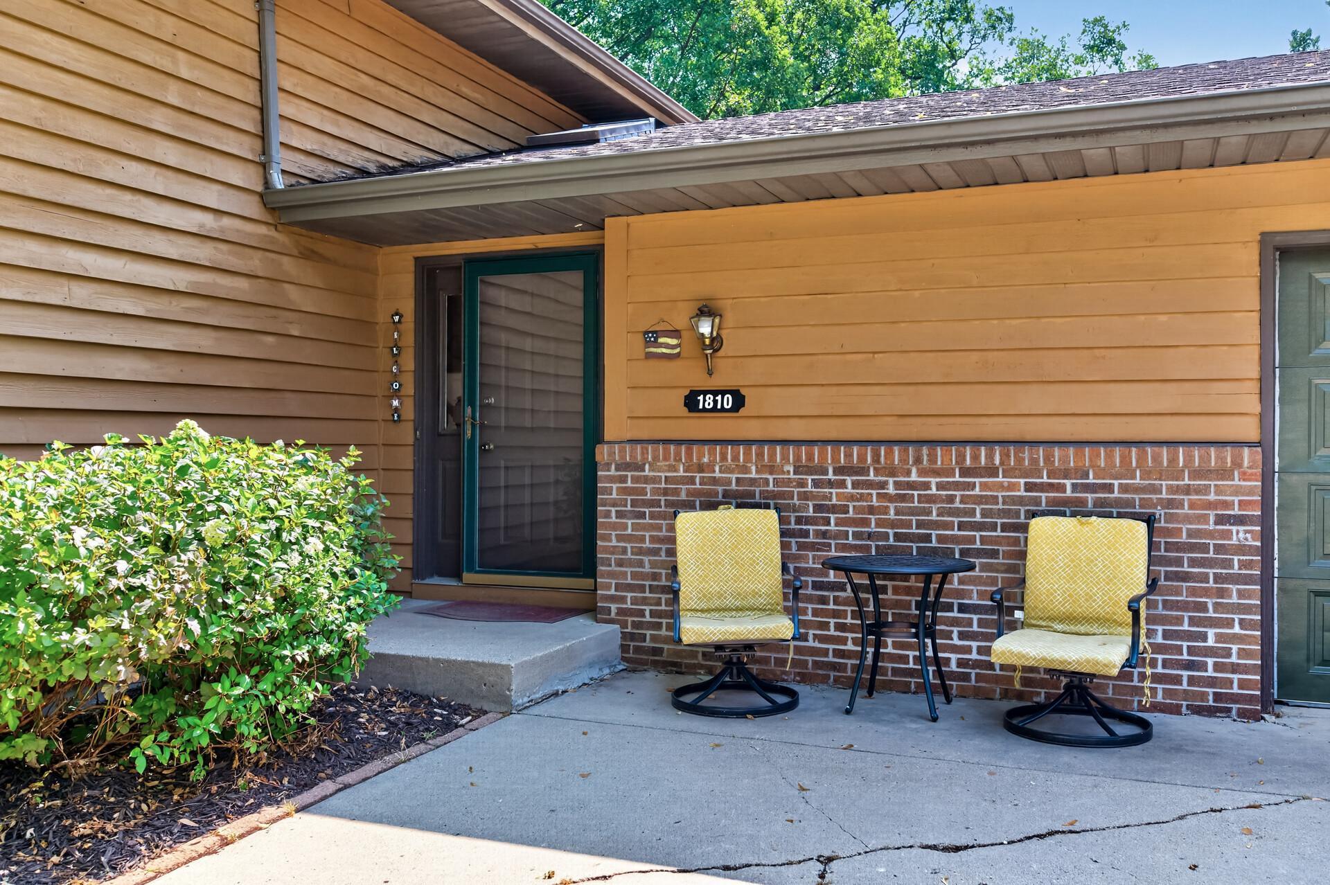 1810 Cedar Place Property Photo 3