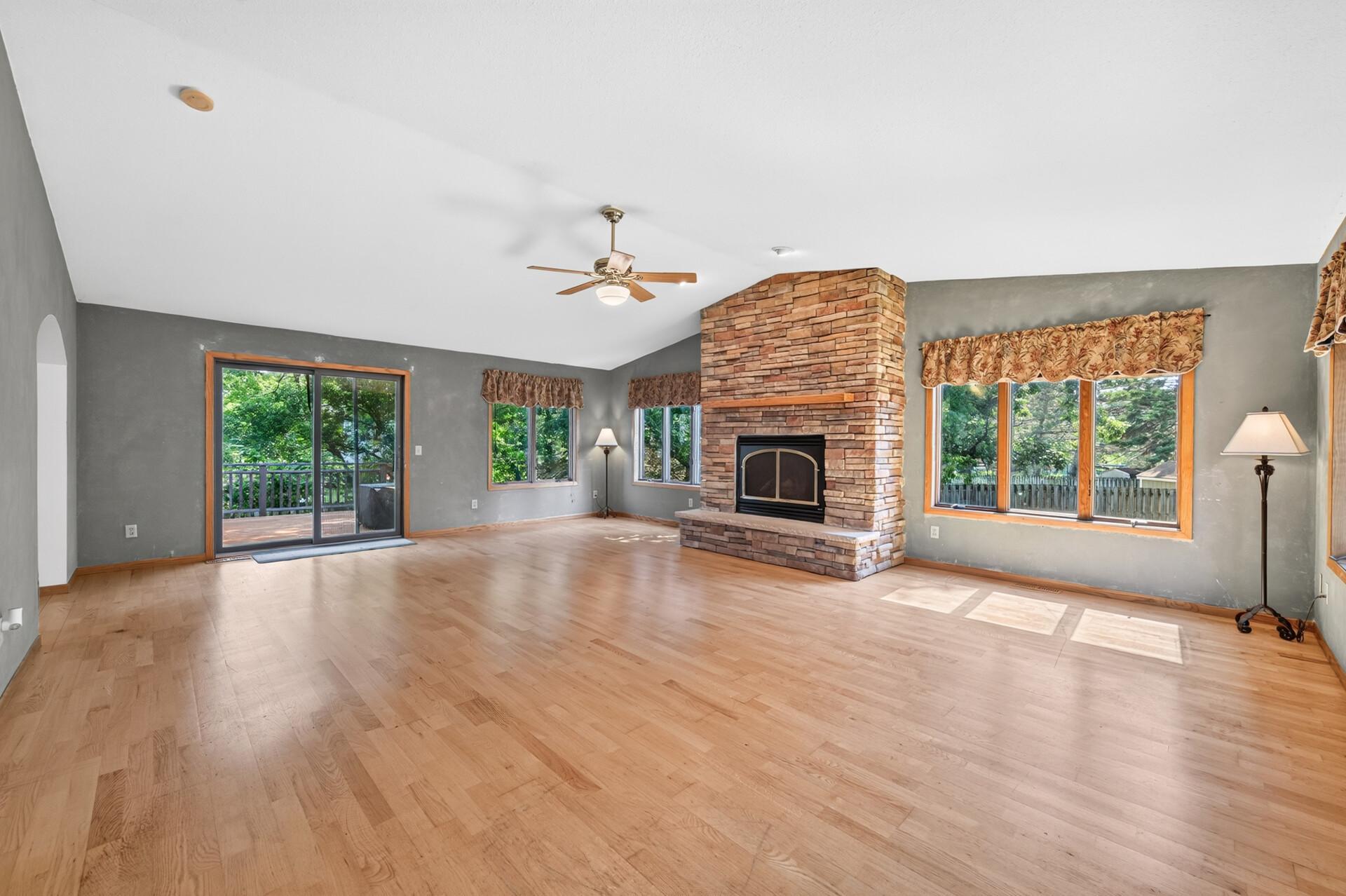 1810 Cedar Place Property Photo 4
