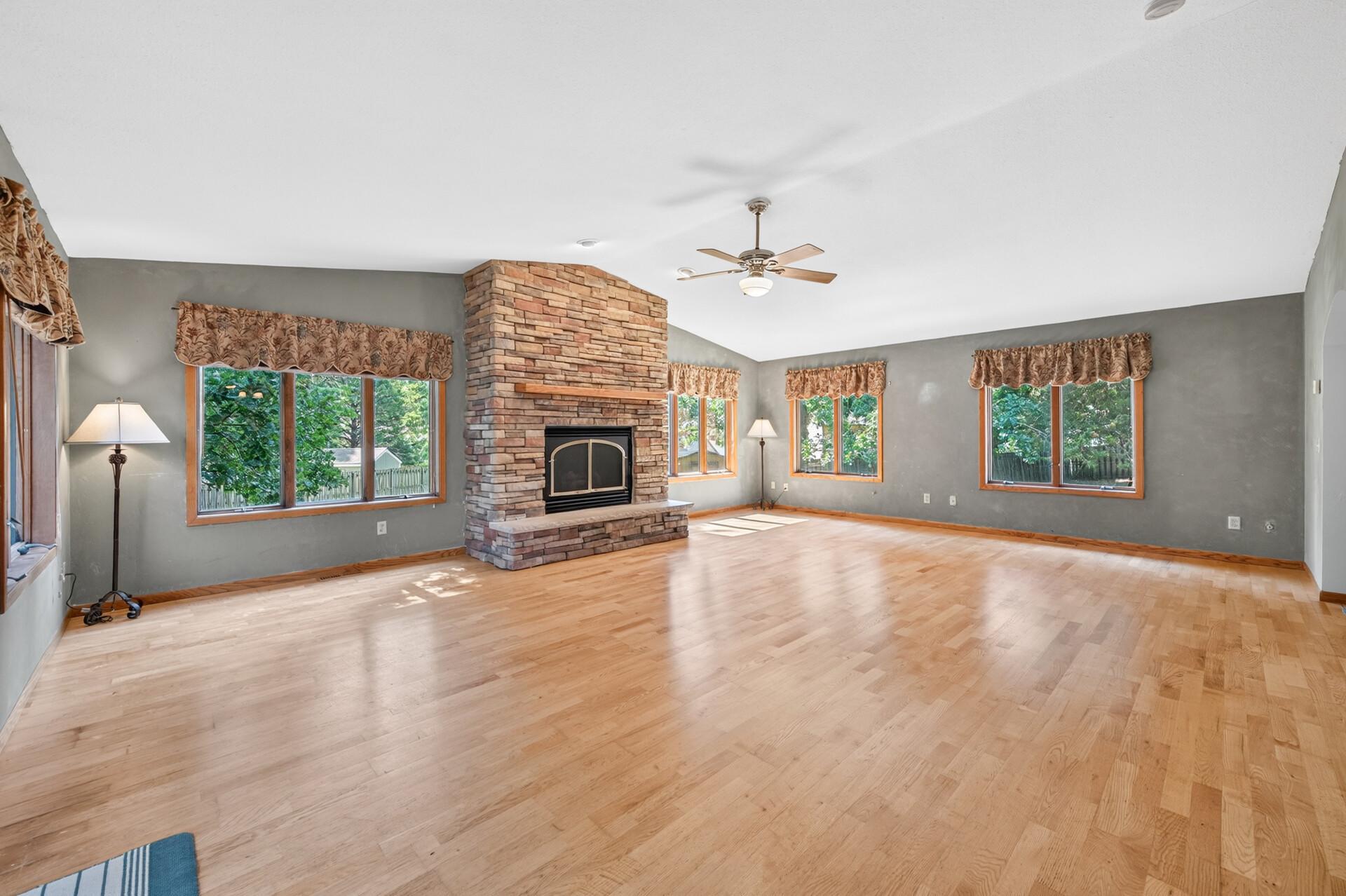 1810 Cedar Place Property Photo 5