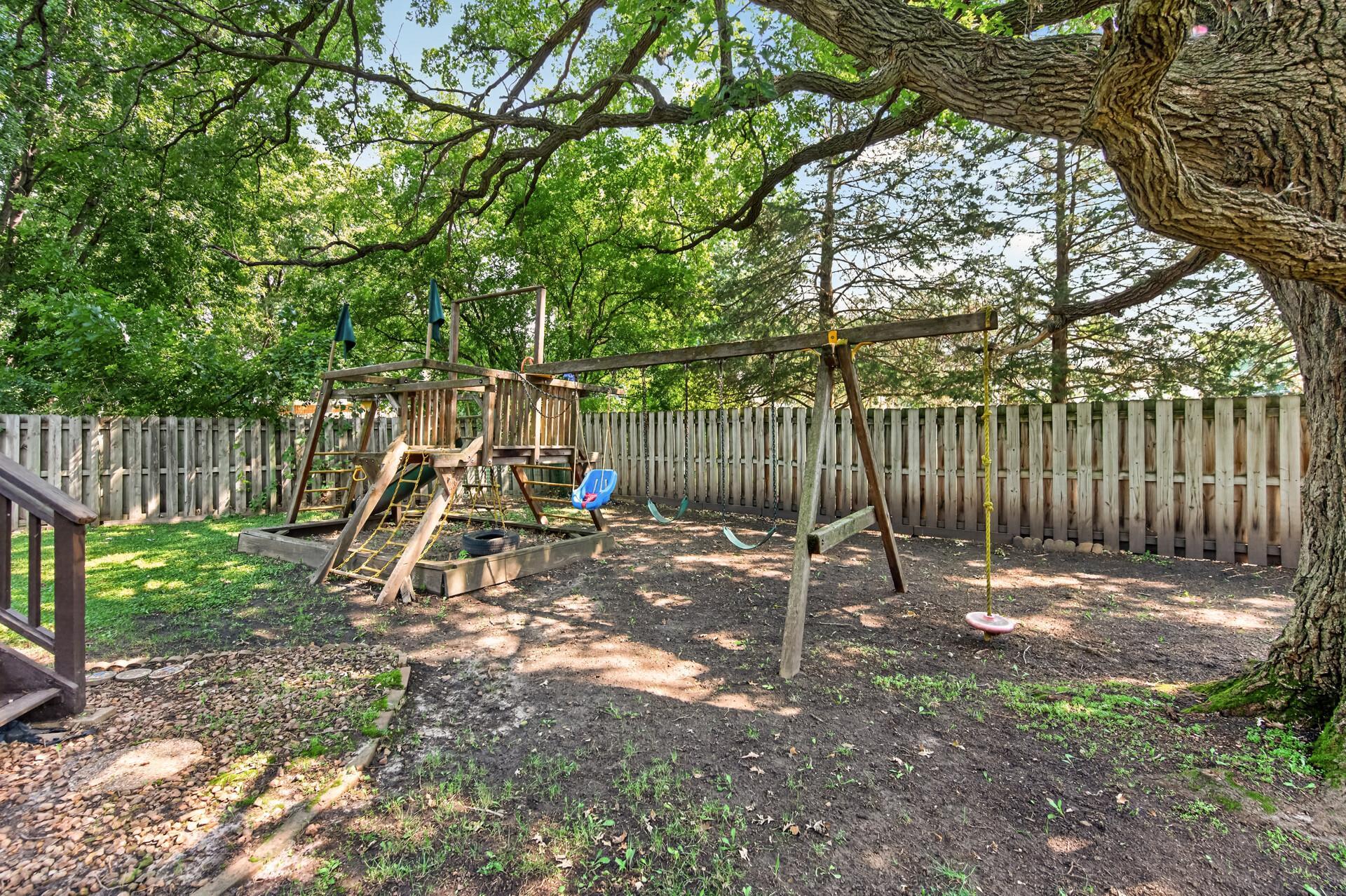 1810 Cedar Place Property Photo 48