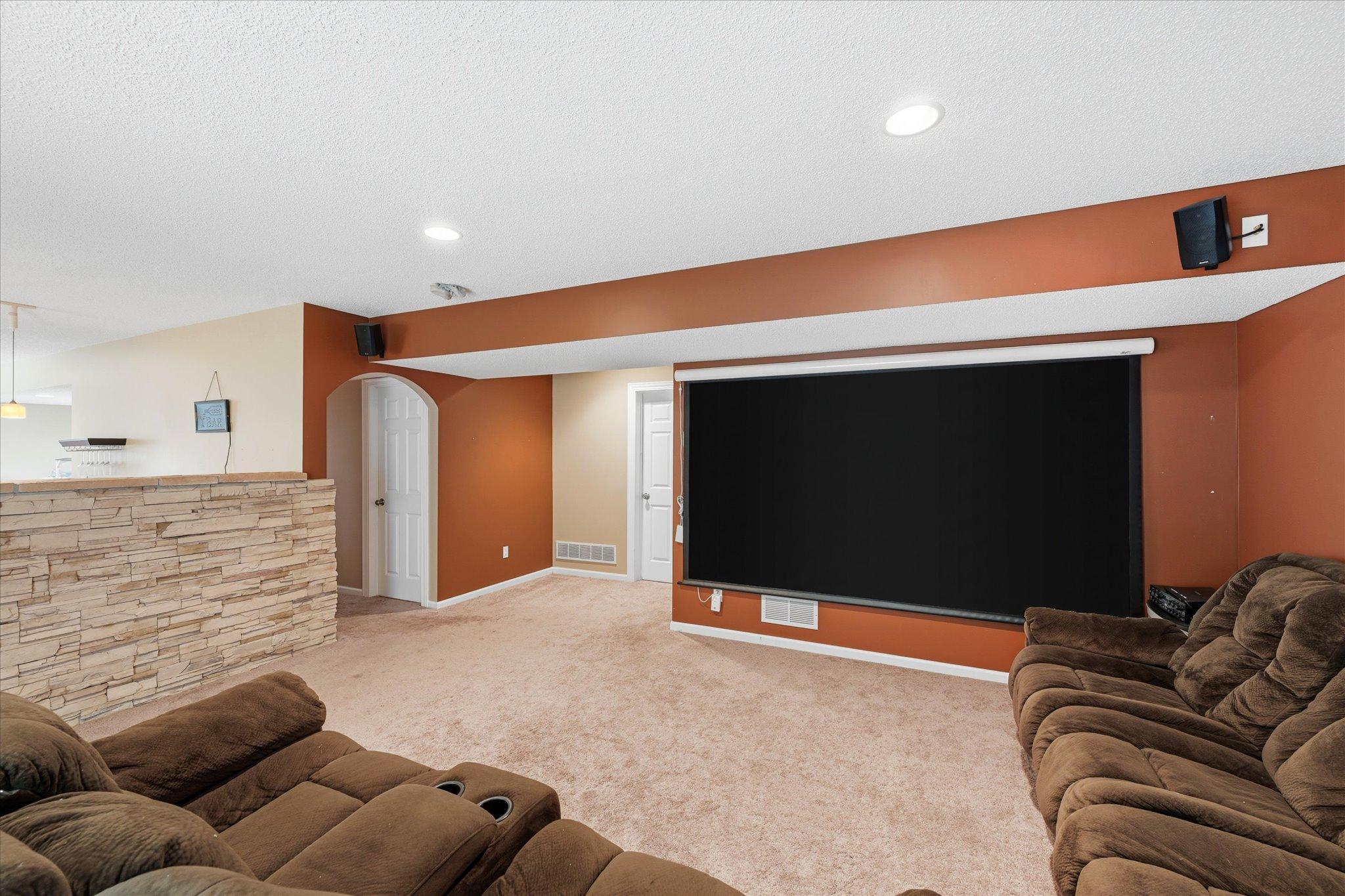 2410 Meadow Drive Property Photo 22