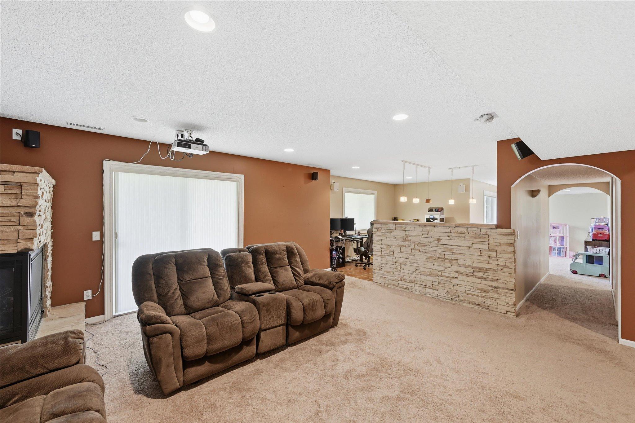 2410 Meadow Drive Property Photo 23
