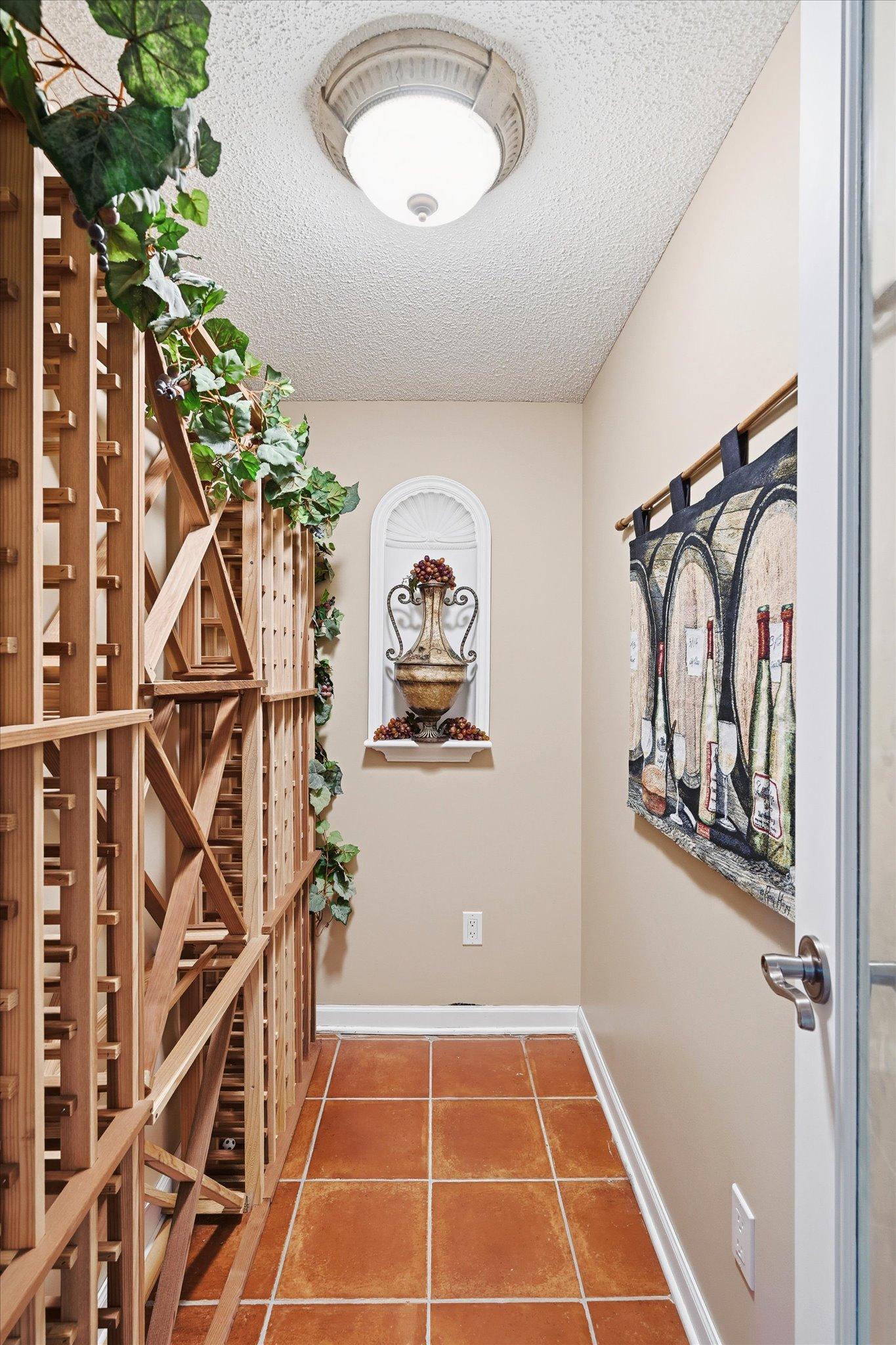 2410 Meadow Drive Property Photo 25