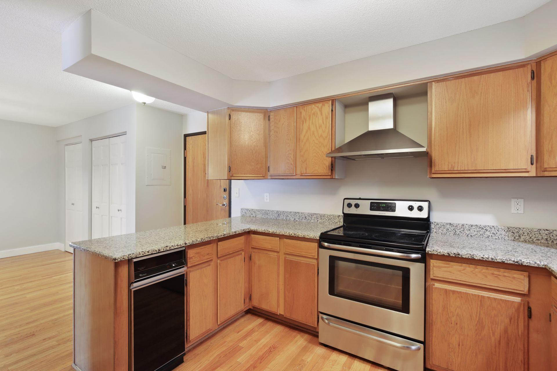 232 W Franklin Avenue 206 Property Photo 7