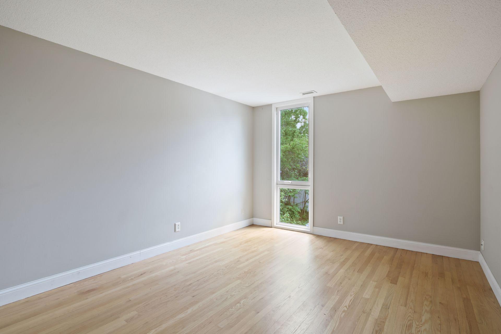 232 W Franklin Avenue 206 Property Photo 11