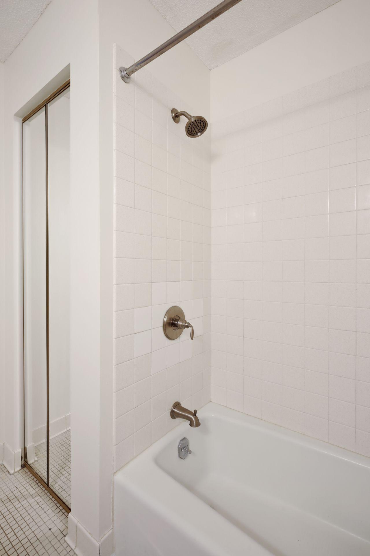 232 W Franklin Avenue 206 Property Photo 16