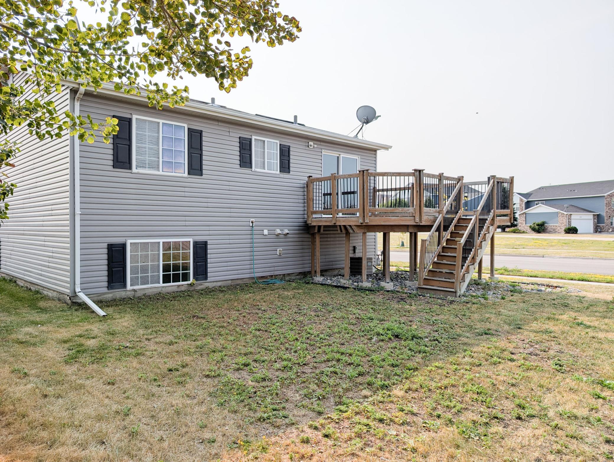 1866 12th St E Property Photo 4