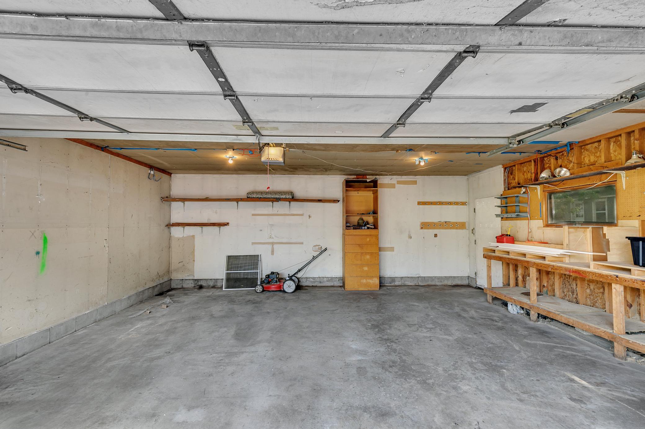 137 18th Avenue N Property Photo 8