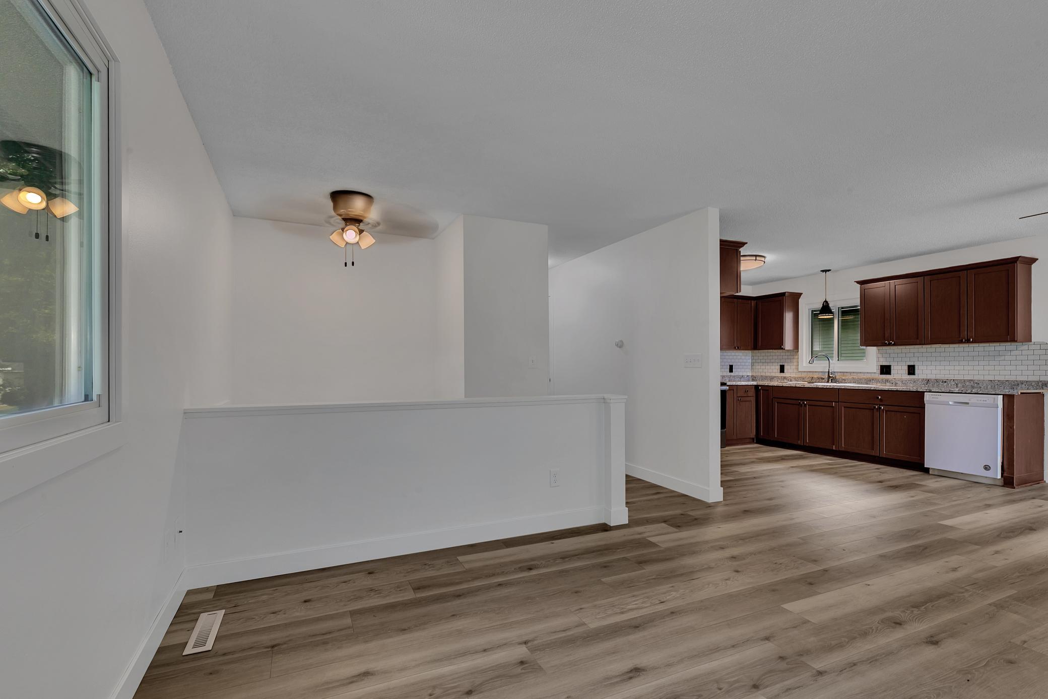 137 18th Avenue N Property Photo 11