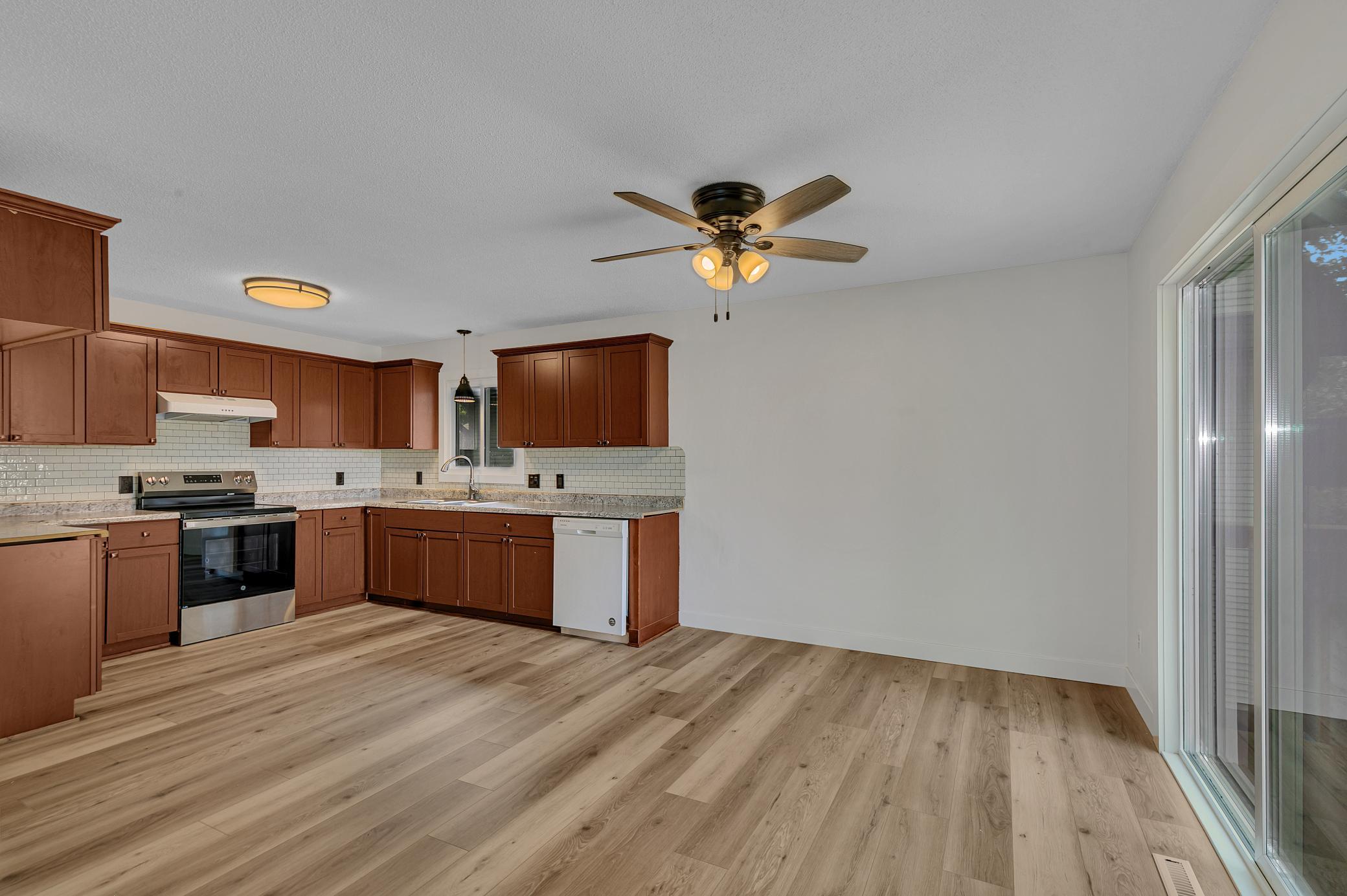 137 18th Avenue N Property Photo 12
