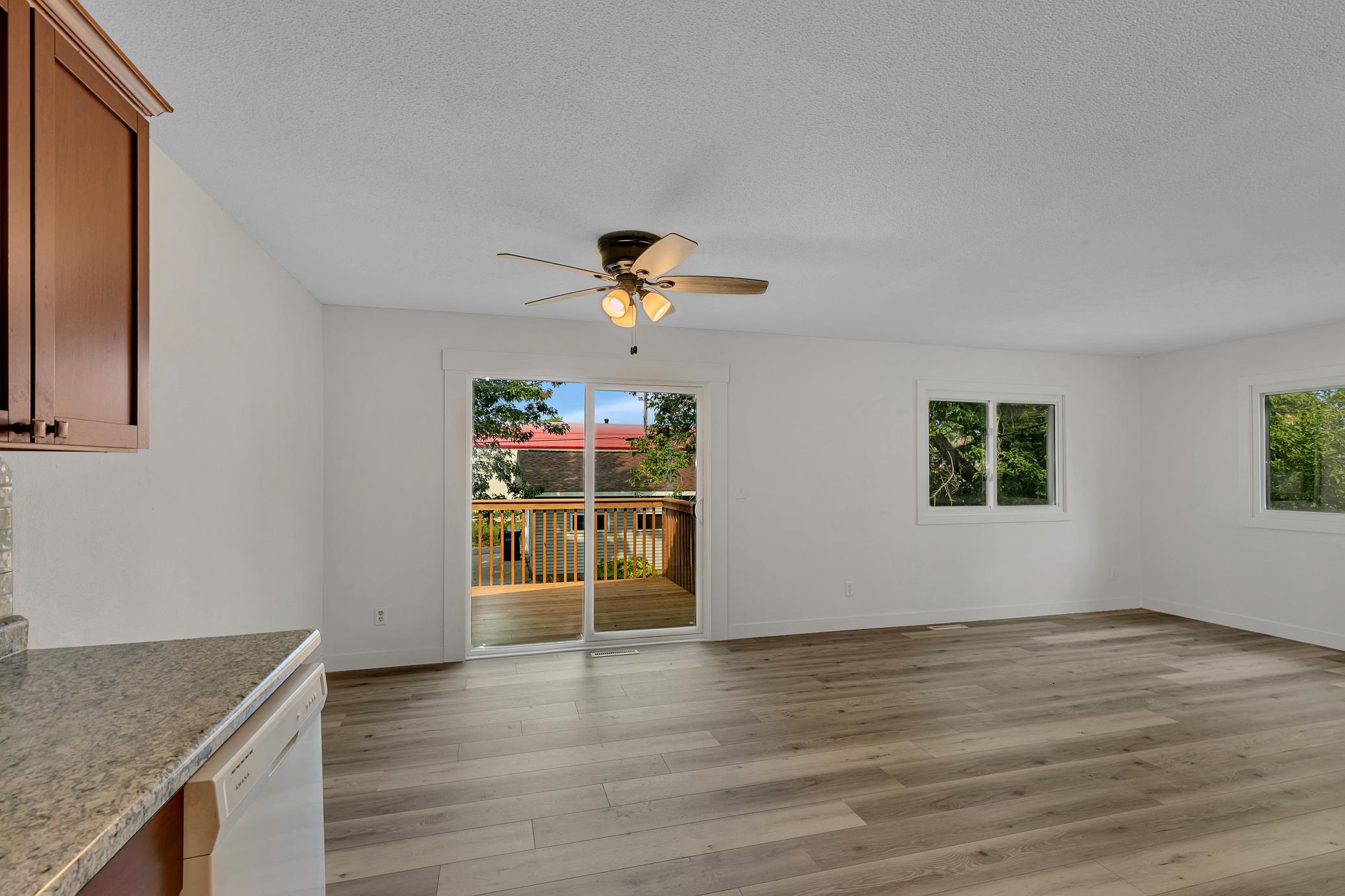 137 18th Avenue N Property Photo 16