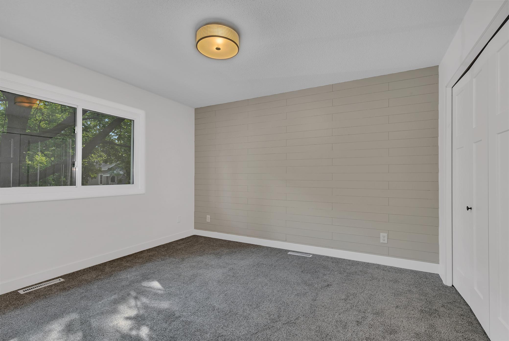 137 18th Avenue N Property Photo 19