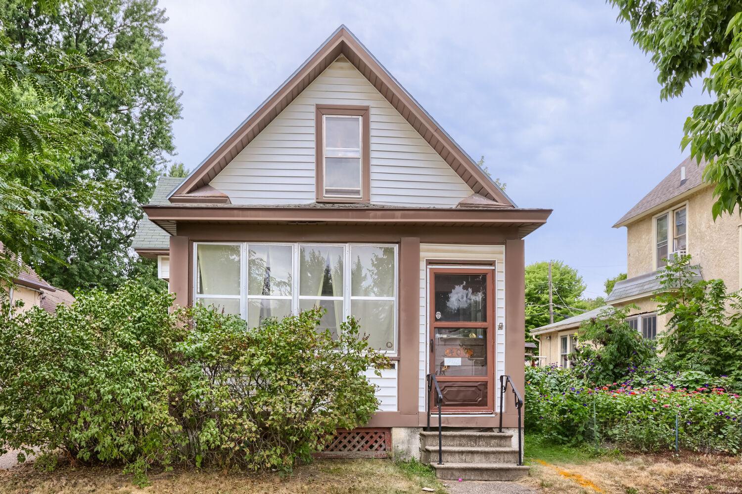 409 View Street Property Photo 1