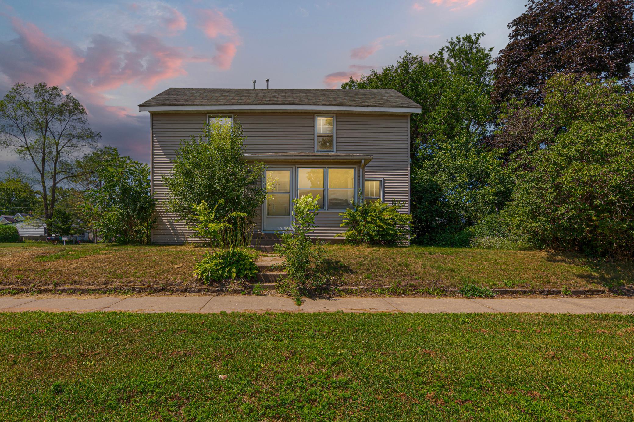 2306 4th Street Property Photo 3