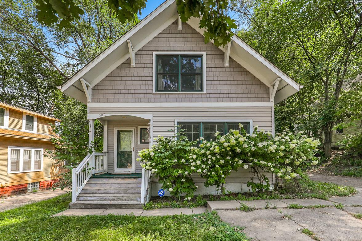 582 State Street Property Photo 1