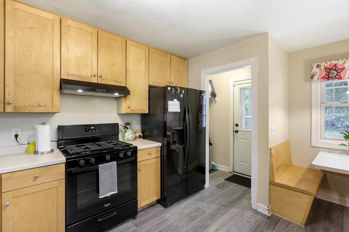 582 State Street Property Photo 10