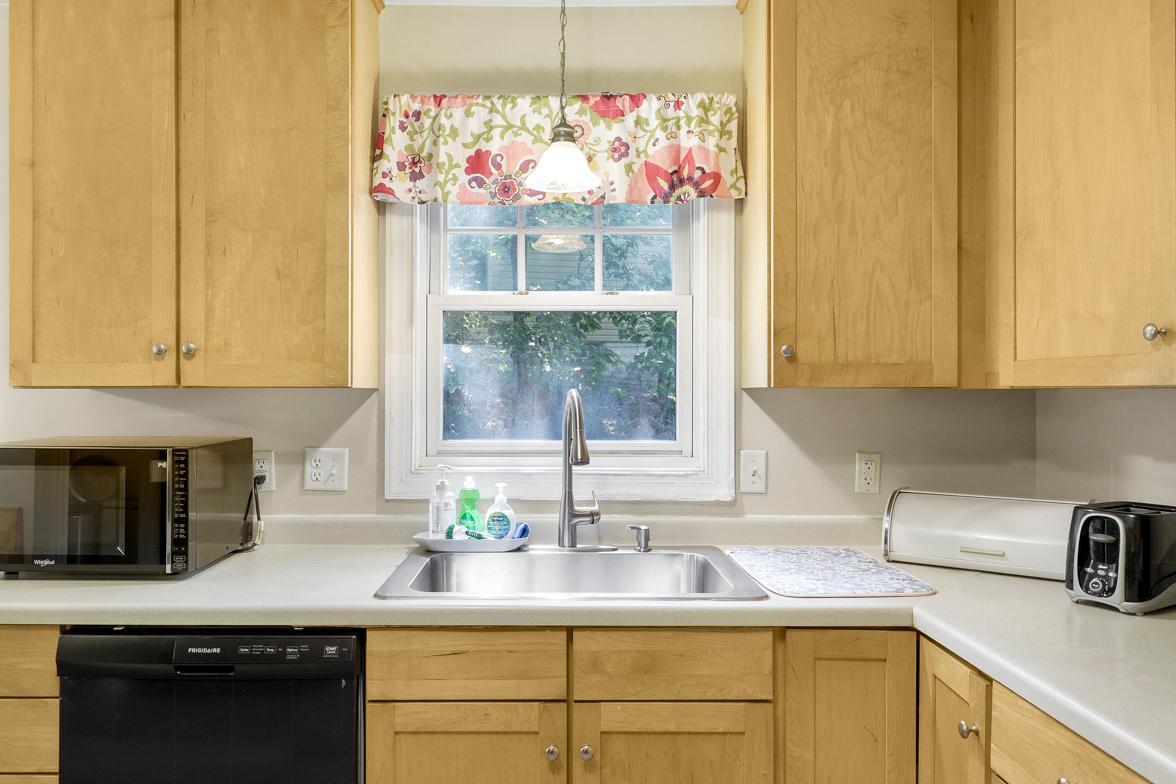 582 State Street Property Photo 13