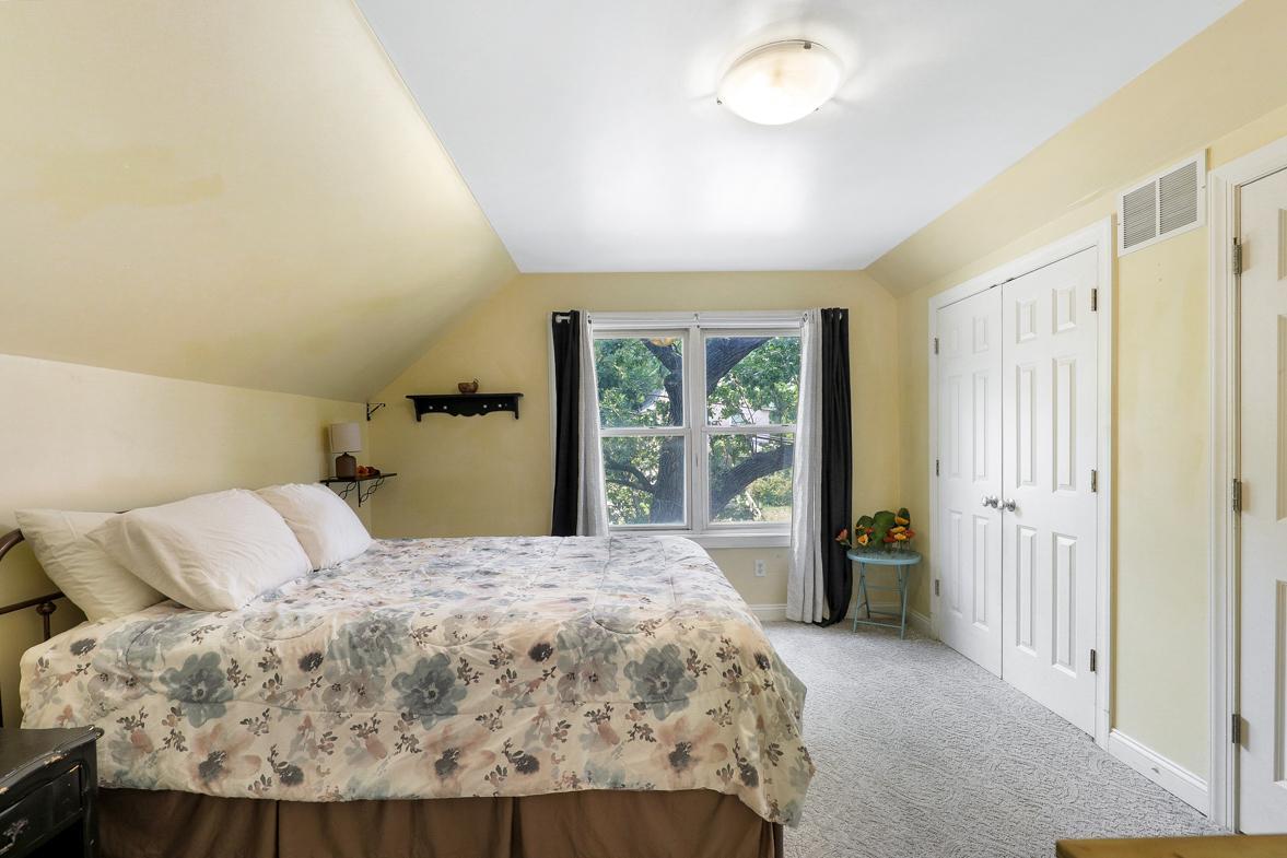 582 State Street Property Photo 18