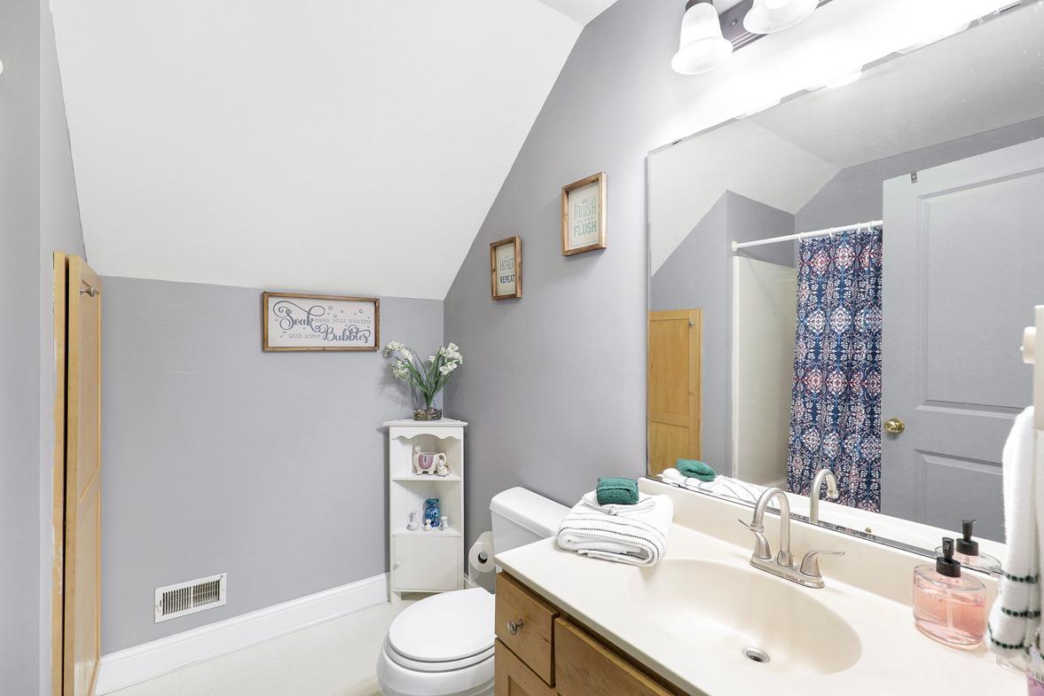 582 State Street Property Photo 19