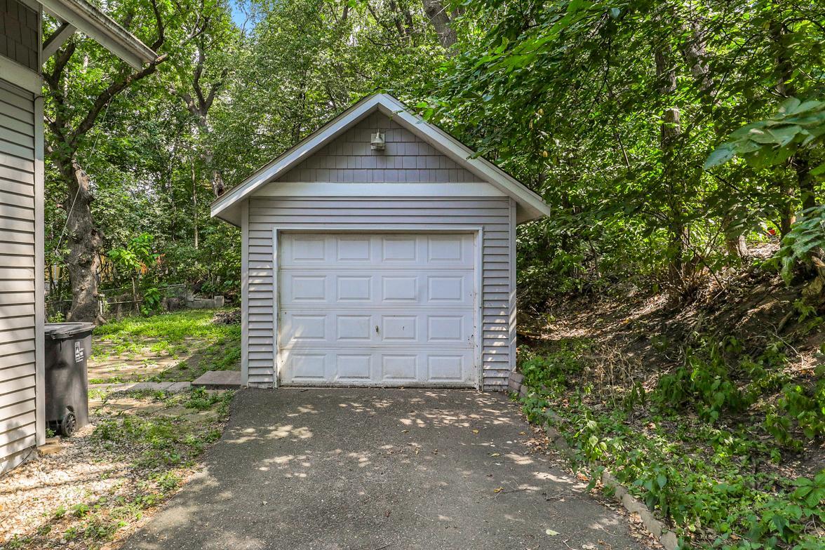 582 State Street Property Photo 29