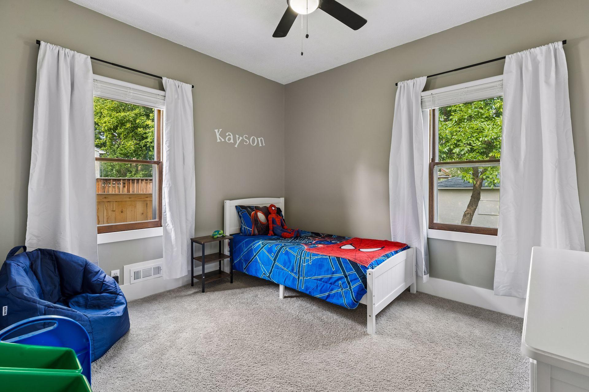 1614 Vincent Avenue N Property Photo 15