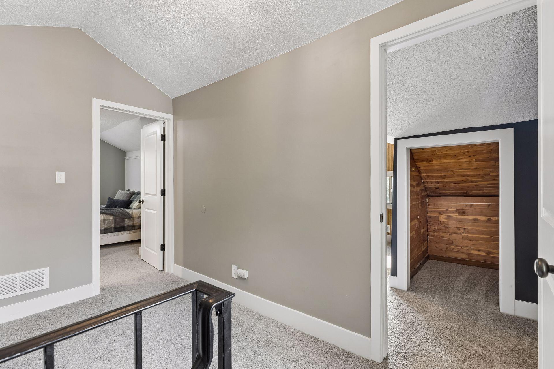 1614 Vincent Avenue N Property Photo 16