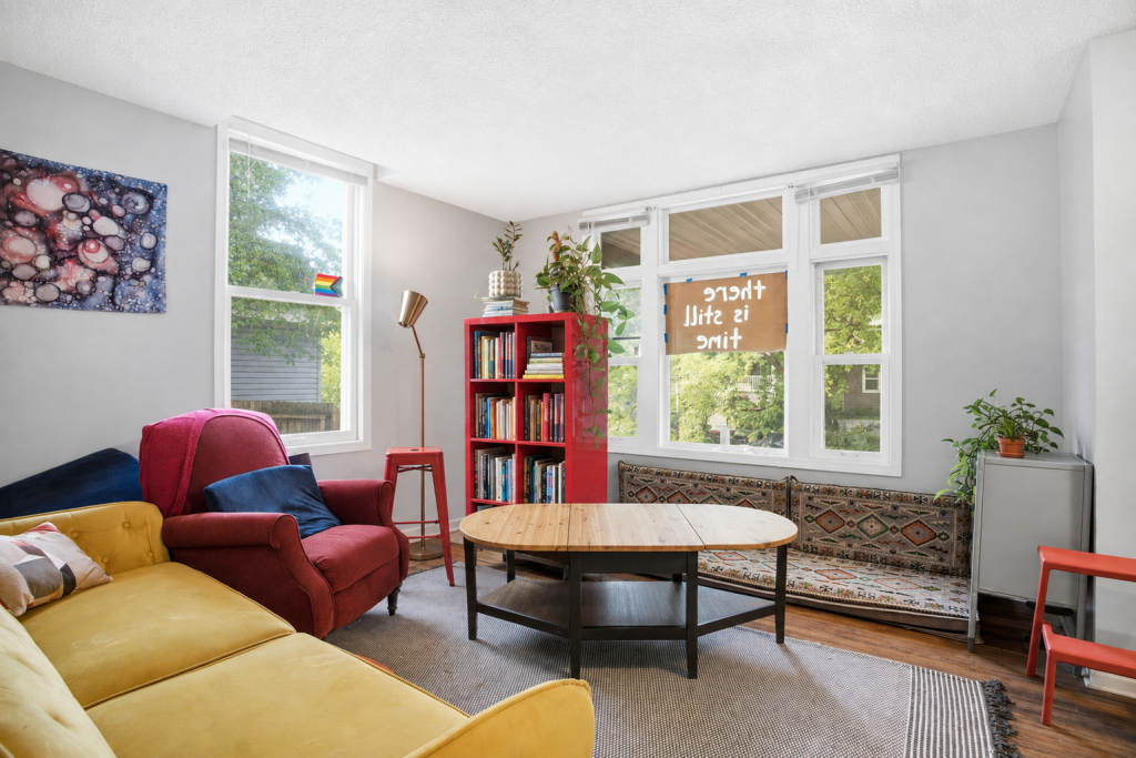 3129 Clinton Avenue Property Photo 4