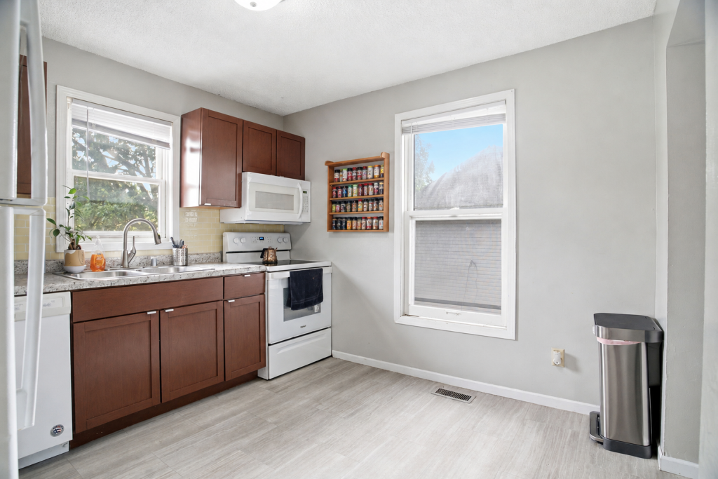 3129 Clinton Avenue Property Photo 17