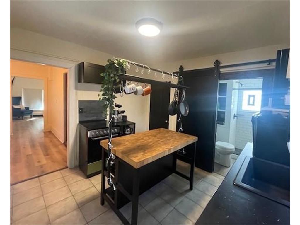 25 Winter Street Property Photo 7