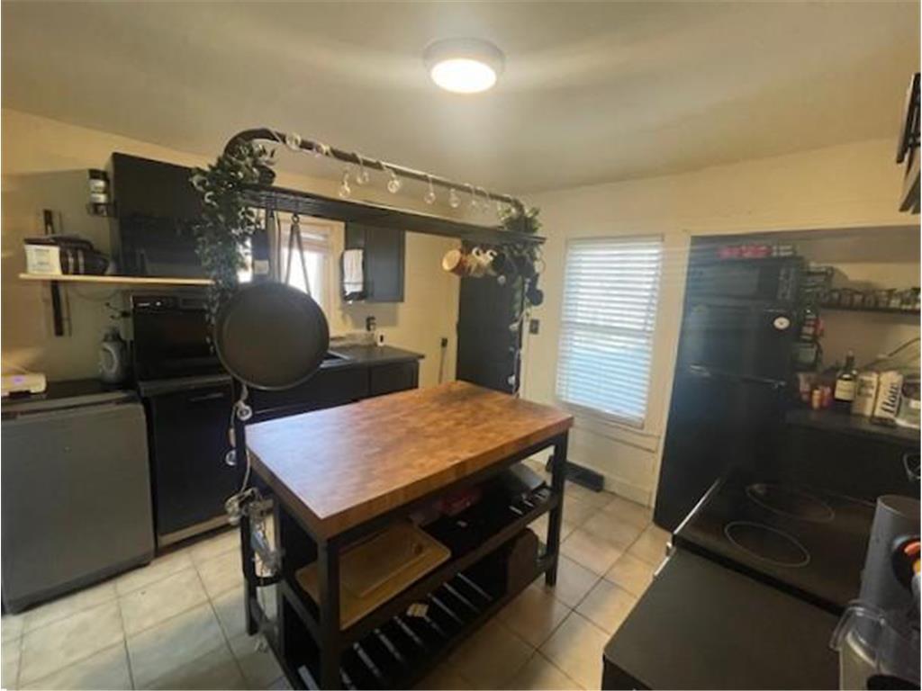 25 Winter Street Property Photo 9
