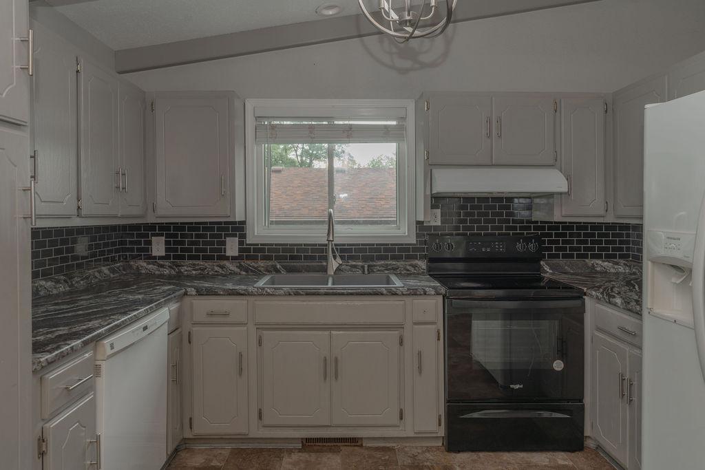 2041 Northway Circle Property Photo 12