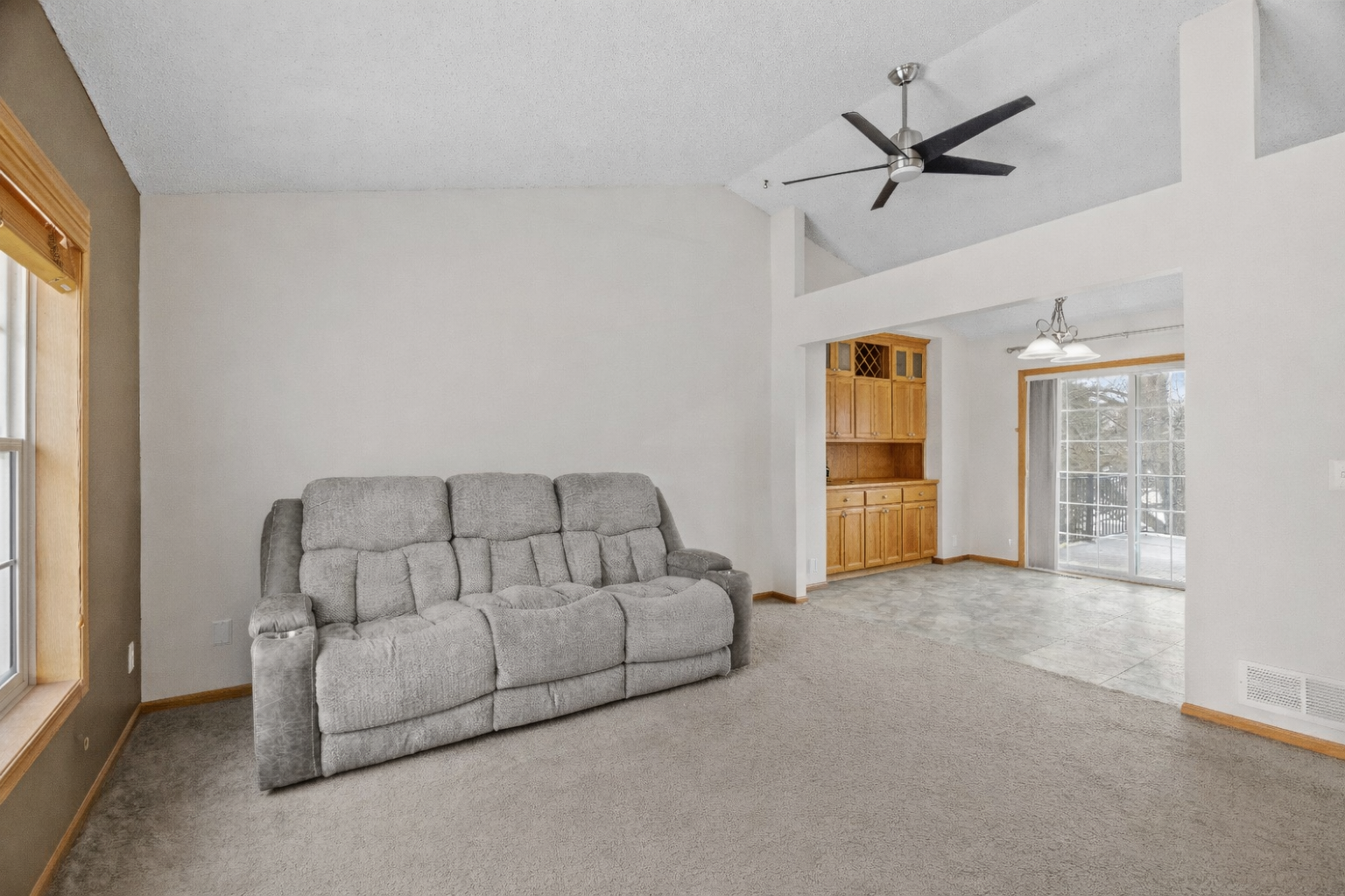 950 Herbert Street Property Photo 9