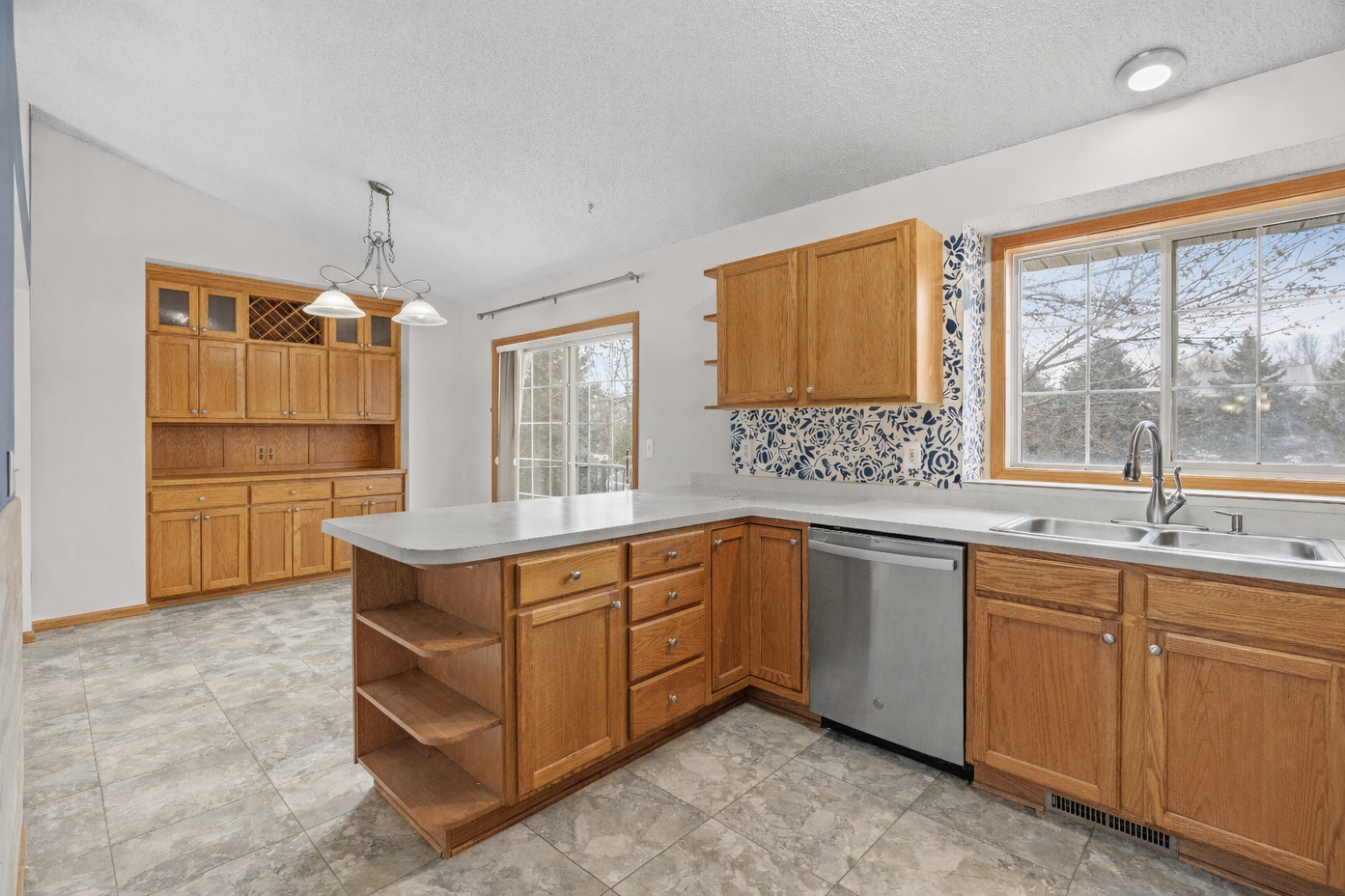 950 Herbert Street Property Photo 13