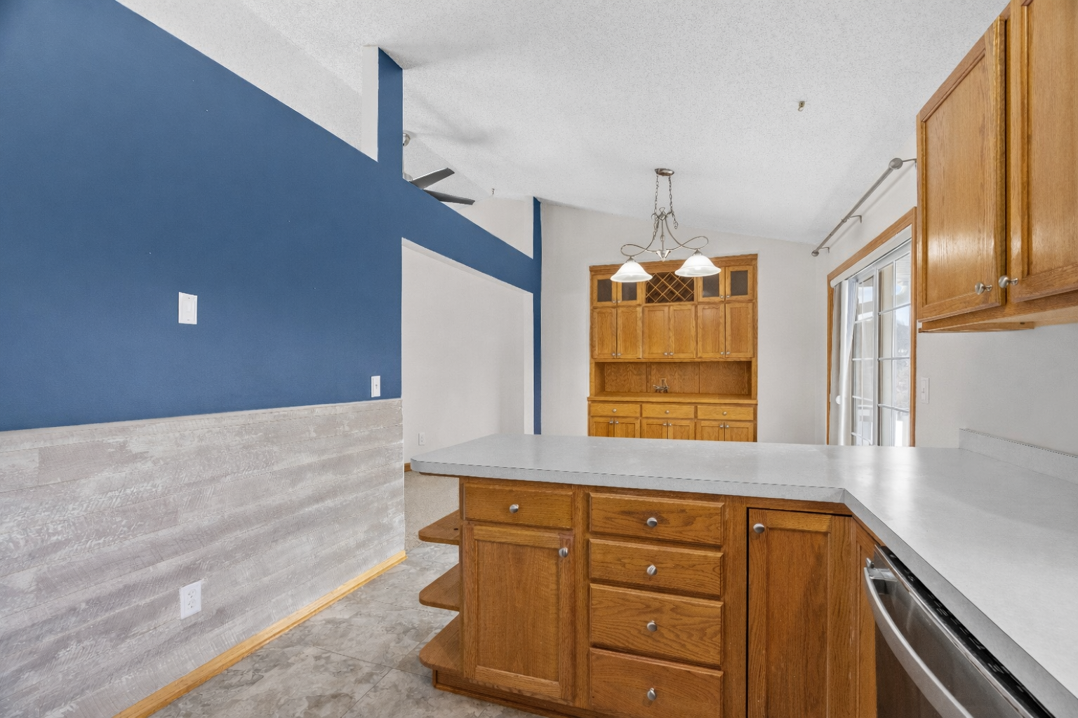 950 Herbert Street Property Photo 14