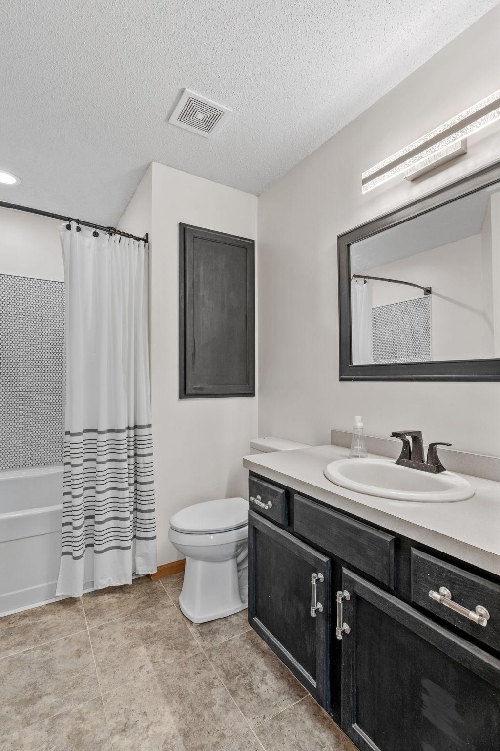 950 Herbert Street Property Photo 22