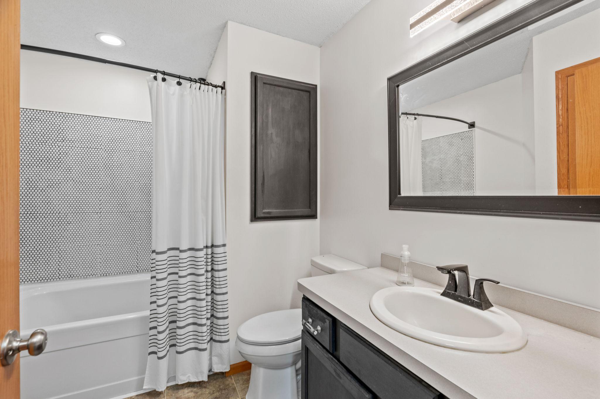 950 Herbert Street Property Photo 23