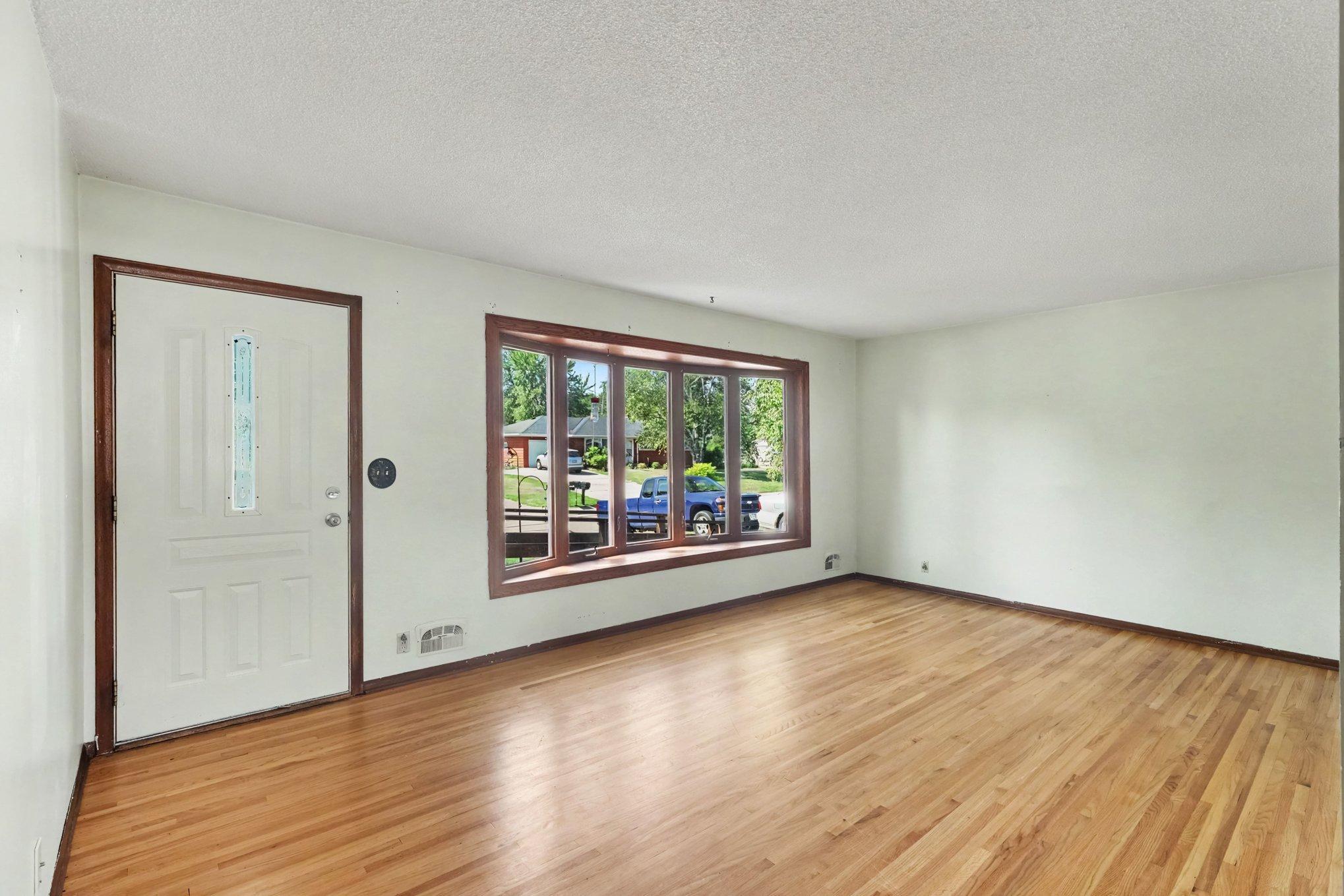 217 Dawn Avenue Property Photo 3