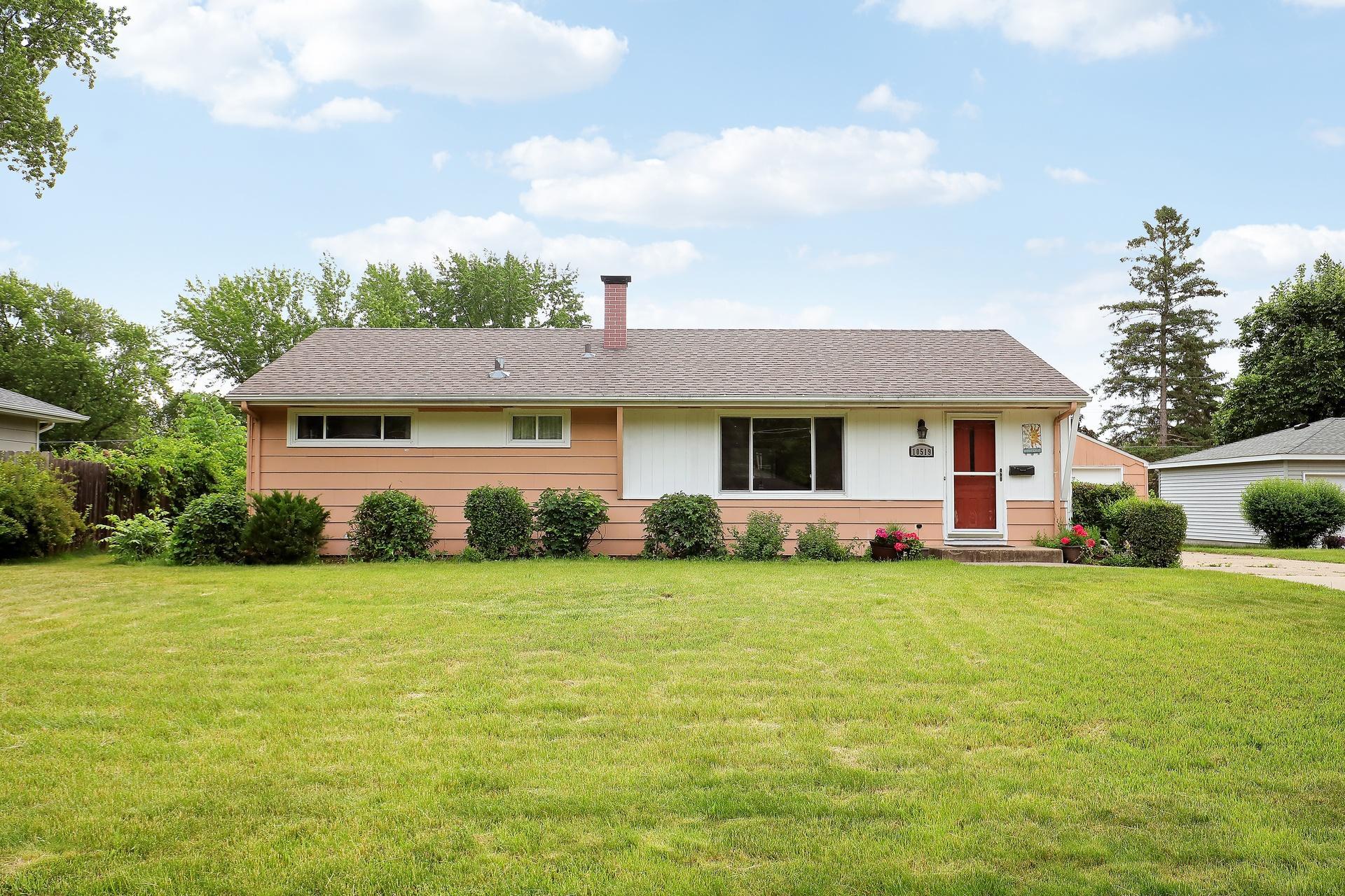 10519 Thomas Avenue S Property Photo 3