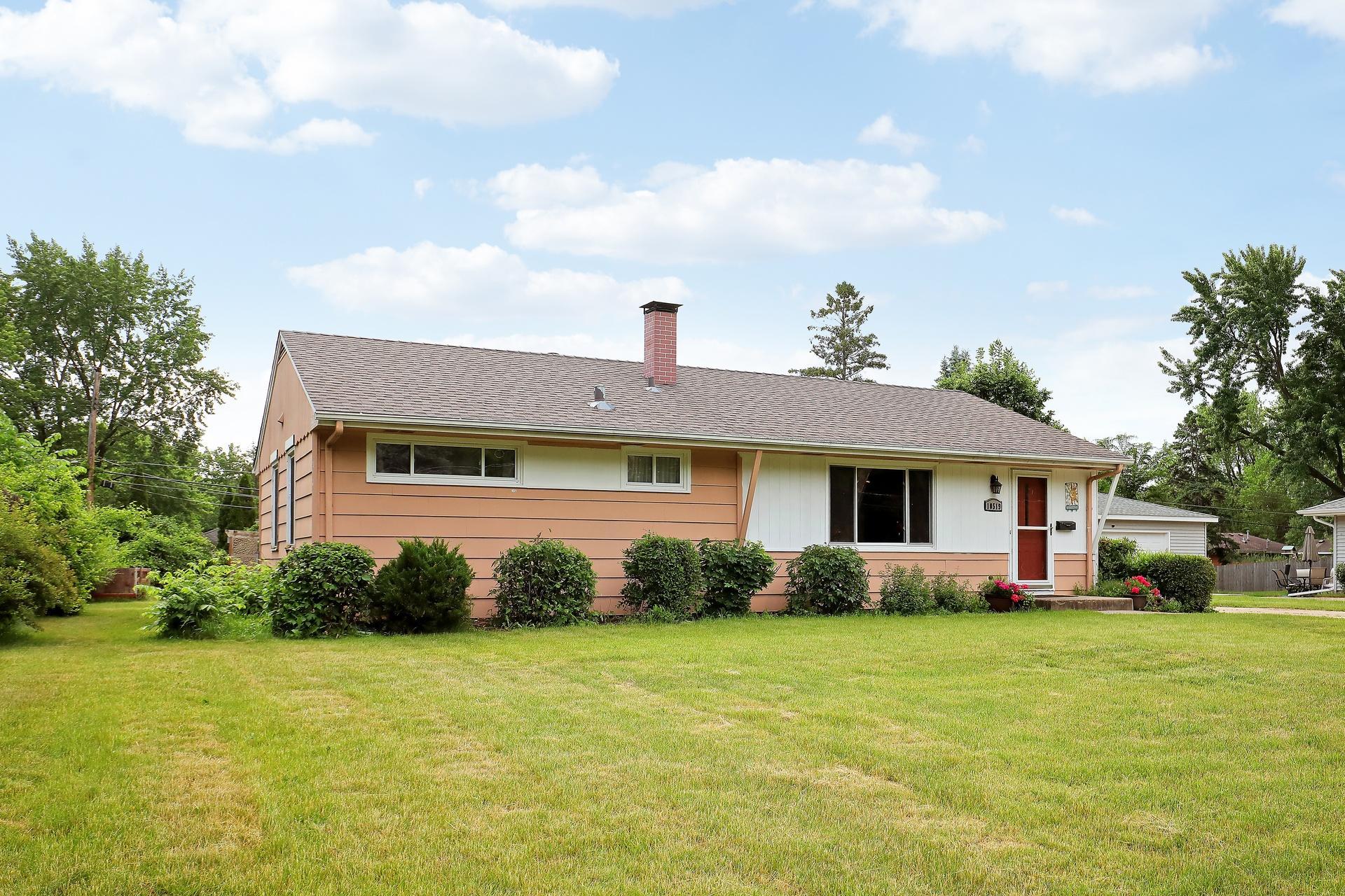 10519 Thomas Avenue S Property Photo 4