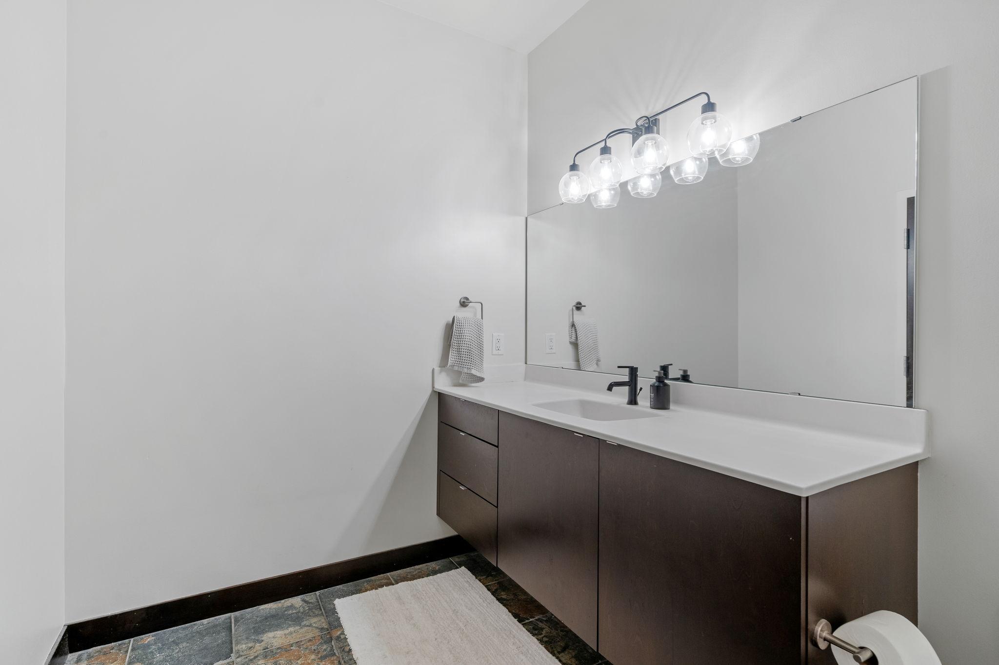 618 Washington Avenue N 306 Property Photo 25